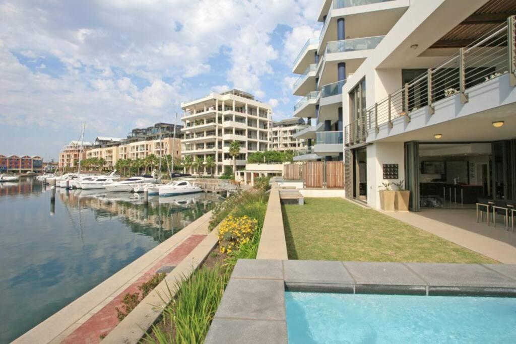 Outstanding V&A Marina Waterfront Apartment Cape Town Luaran gambar