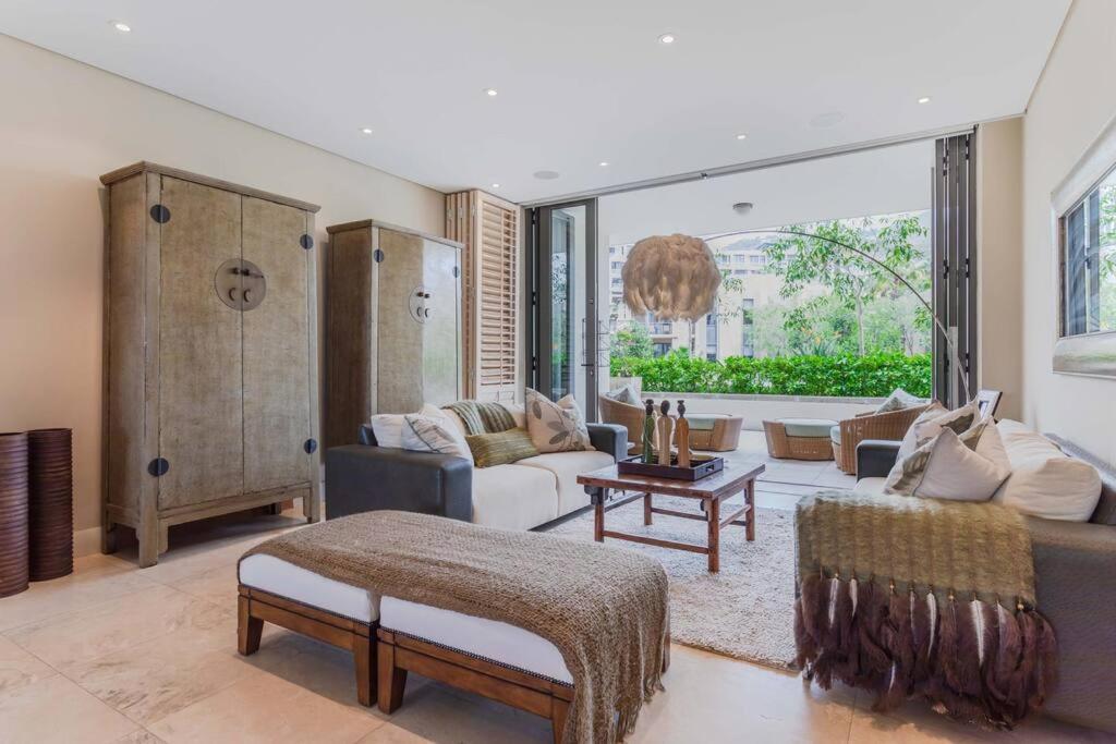 Outstanding V&A Marina Waterfront Apartment Cape Town Luaran gambar