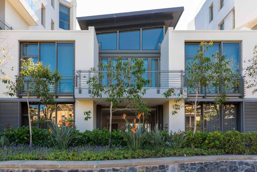Outstanding V&A Marina Waterfront Apartment Cape Town Luaran gambar