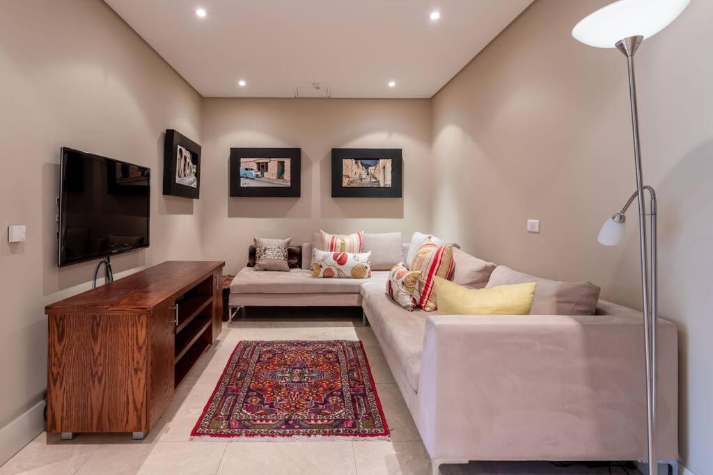 Outstanding V&A Marina Waterfront Apartment Cape Town Luaran gambar