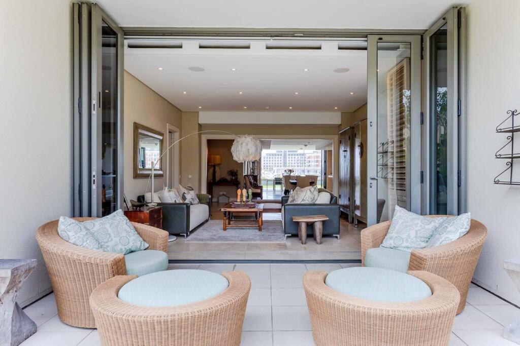 Outstanding V&A Marina Waterfront Apartment Cape Town Luaran gambar